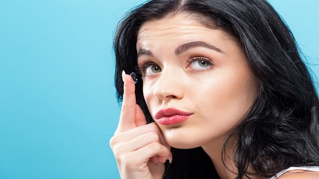 چه مارک لنز تماسی خوب است؟