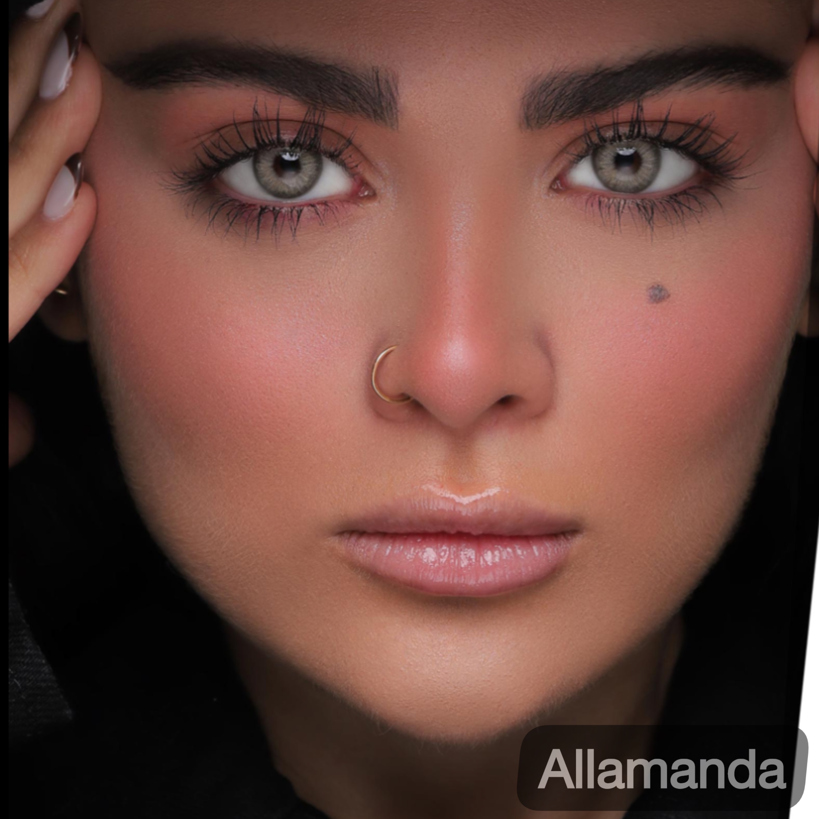 لنز رنگی روزانه یونیک (Uniqe)